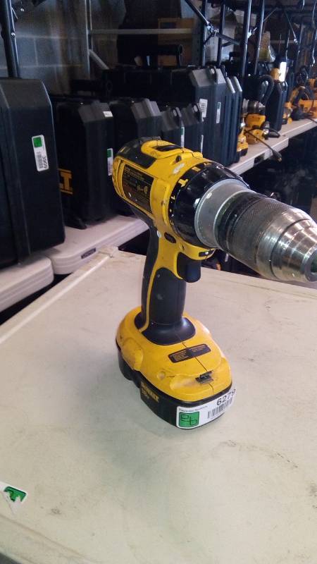 lot 6279 image: DEWALT 18-Volt NiCd Cordless 12 in. Compact Hammer Drill BATTERY INCLUDED