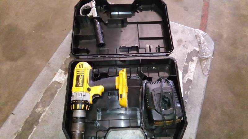 lot 6308 image: 12 (13MM) 18V CORDLESS XRP HAMMERDRILLDRILLDRIVER KIT