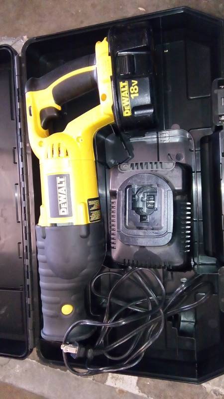 lot 6310 image: 18V CORDLESS RECIPROCATING SAW KIT