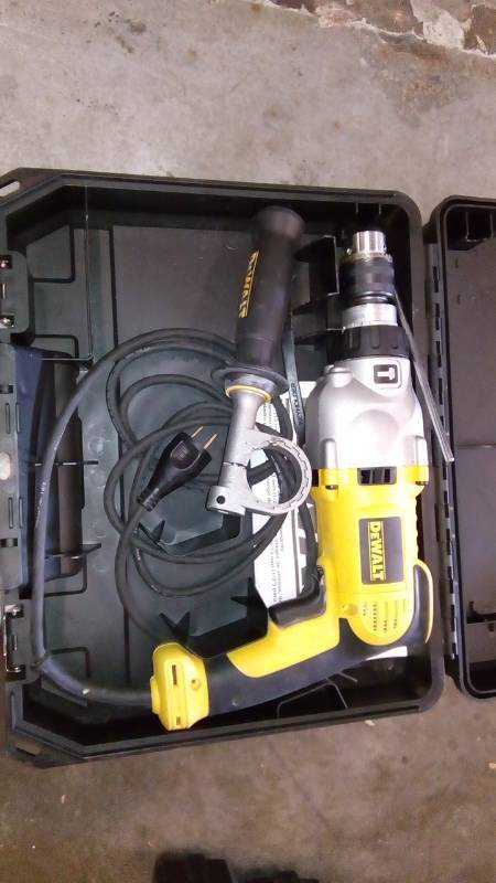 lot 6311 image: 12 VSR PISTOL GRIP HAMMERDRILL KIT