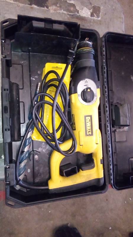 lot 6326 image: DEWALT D25213K 1-Inch D-Handle Three Mode SDS Hammer