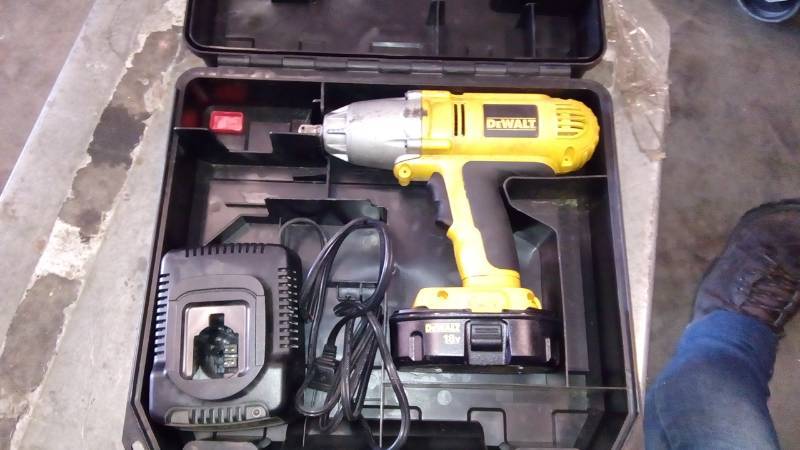 lot 6351 image: DEWALT 18-volt 12-in Drive Cordless Impact Wrench