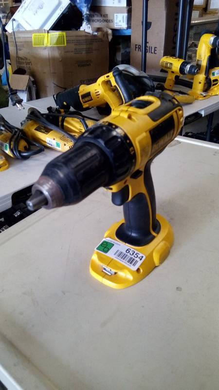 lot 6354 image: Dewalt DC720 18V 12 NiCd Cordless Drill Driver, Tool Only
