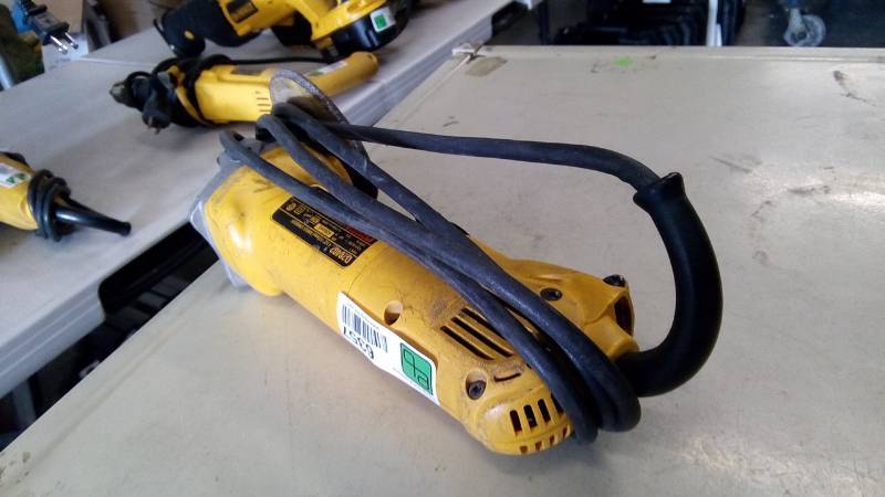 lot 6357 image: DEWALT 4-12-in 7 Amps Sliding Switch Corded Angle Grinder