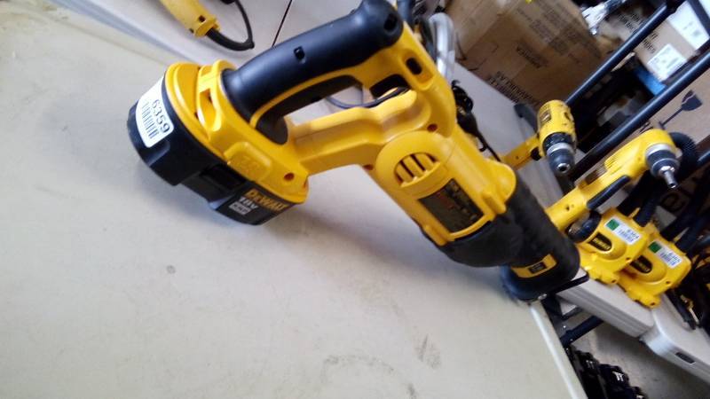 lot 6359 image: 18V CORDLESS RECIPROCATING SAW