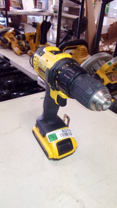 lot 6378 image: 20V MAX LITHIUM ION COMPACT DRILL  DRIVER