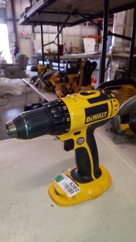 lot 6382 image: 18V 12 (13MM) CORDLESS COMPACT DRILLDRIVER