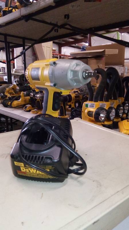 lot 6397 image: 12 (13MM) 18V CORDLESS IMPACT WRENCH