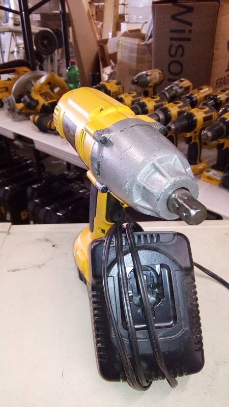 lot 6398 image: 12 (13MM) 18V CORDLESS IMPACT WRENCH