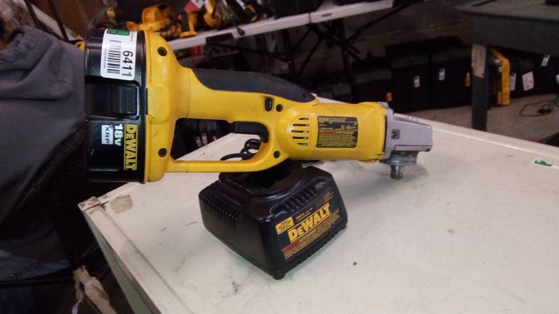 lot 6411 image: Super Clean DEWALT 18v Cordless Cut-off Tool Angle Grinder DC410