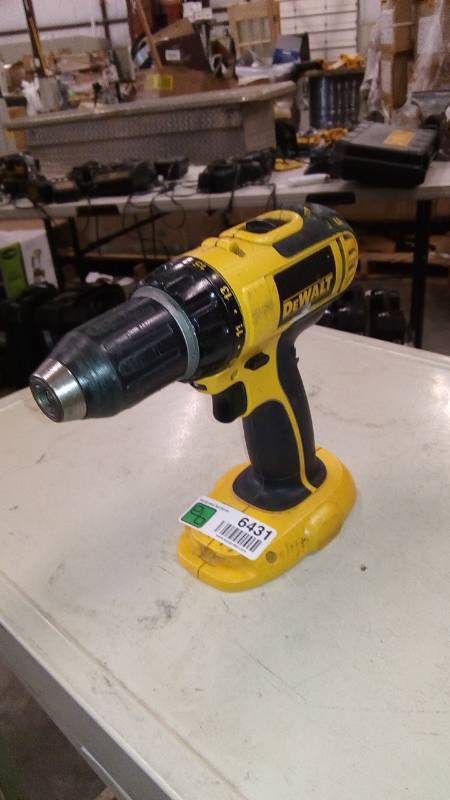 lot 6431 image: 18V 12 (13MM) CORDLESS COMPACT DRILLDRIVER KIT