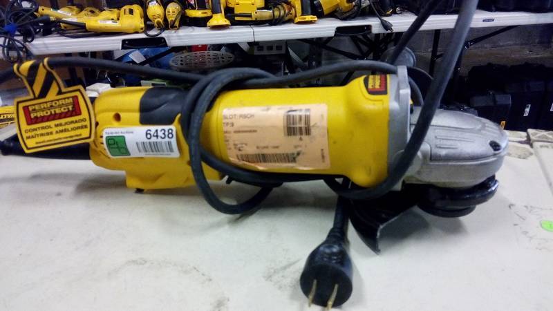 lot 6438 image: Grinder That Is Corded.