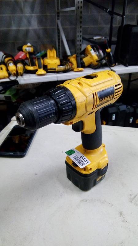 lot 6441 image: 12V 38 (10MM) CORDLESS COMPACT DRILLDRIVER