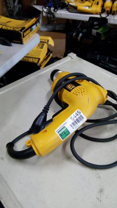 lot 6445 image: DeWALT D21009 38 Corded DrillDriver