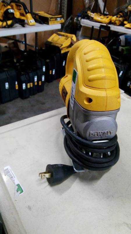 lot 6447 image: The DW317K Jig Saw has a powerful 5.5 amp motor with variable speed