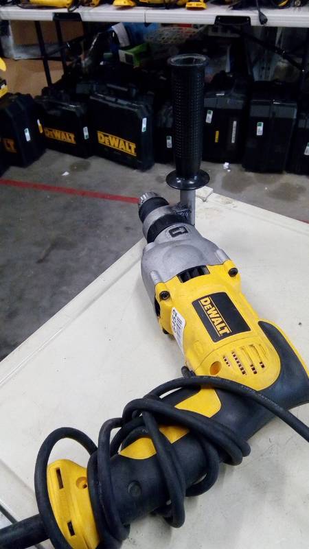 lot 6452 image: DEWALT DWd520 12-Inch VSR Pistol Grip Hammerdrill