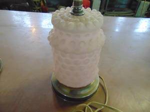 lot 3012 image: Pink Glass Table Lamp