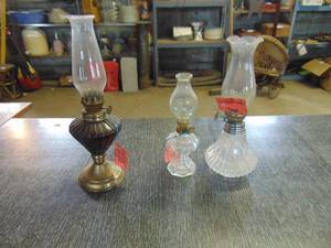 lot 3041 image: Selection of Miniature Oil Lamps