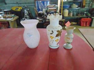 lot 3057 image: 3 Vases