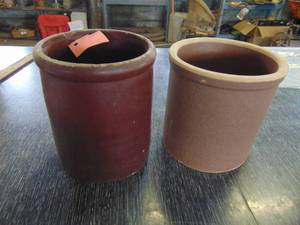 lot 3067 image: Pair of small Crocks