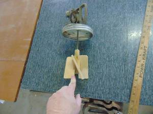 lot 3085 image: 1 Gallon creamer mechanism