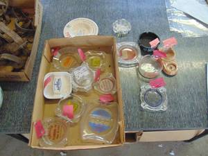 lot 3097 image: Selection of Ashtrays