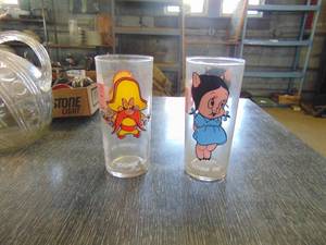 lot 3102 image: Character Glasses