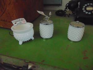 lot 3108 image: Milk Glass Salt and Pepper
