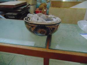 lot 3133 image: South western Styled Bowl set - 5 Pieces - 1 has crack in bottom