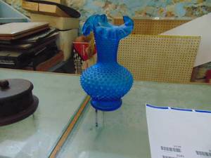 lot 3137 image: Blue Hobnail Vase