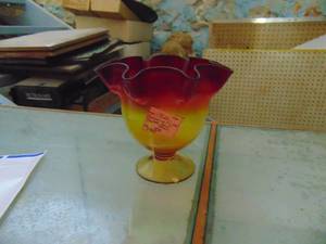 lot 3146 image: Italian amberina Stemmed BowDish