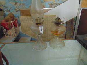 lot 3150 image: Pair of Oil Lamps