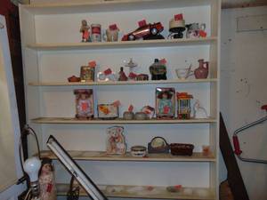 lot 3169 image: Contents of Shelves on Wall
