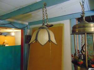 lot 3173 image: Slag Glass Lamp