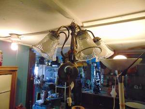 lot 3178 image: 4 Place Light Fixture