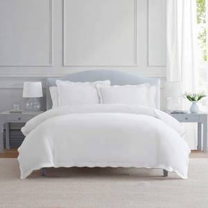 lot 11554 image: Martha Stewart - Queen Duvet Cover Set, 100% Soft Cotton Bed Set with a Smooth Cotton Percale Reverse, 3 Piece Bedding with Matching Pillowcases (Simple Scallop Beige) (Used)