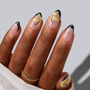 lot 14280 image: BTArtbox Press On Nails, Weekend Ready, Short Almond, Black Sculpting, 32Ct