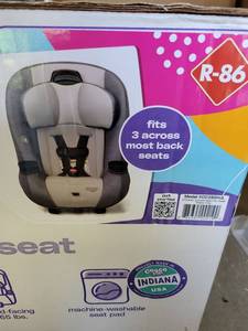 lot 19622 image: Cosco Kids Entrada Convertible Car Seat Model CC386HJL