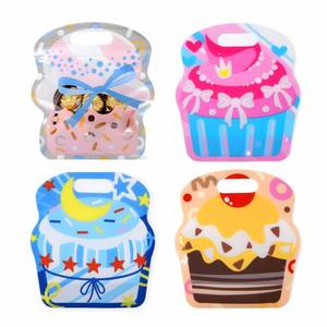 lot 4147 image: SUNCOLOR Party Favor Bags, 28 Pack, 7.9x7.1x2.8 Inches