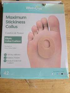lot 20205 image: WelnCove Maximum Sticking Callus Cushion 42 Count