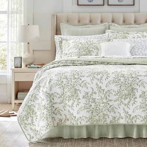 lot 1371 image: Laura Ashley - Queen Quilt Set, Soft and Reversible Cotton Floral Bedding with a Medium Weight Feel, 3 Piece Bed Set with Matching Pillowcases (Bedford GreenOff-White)