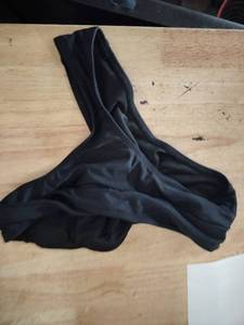 lot 2202 image: Ladies black bottom bikini size s
