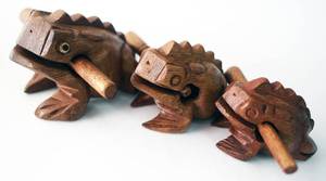 lot 2225 image: Guiro Percussion Musical Instruments Wooden 3 Piece, Set of 3 Natural Wood Giro Frog 10-8-5 cm.