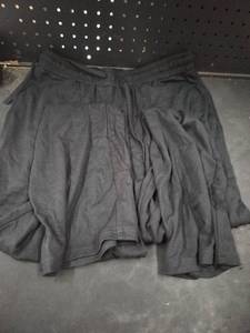 lot 6088 image: Black Pull-On Shorts with Drawstring size M