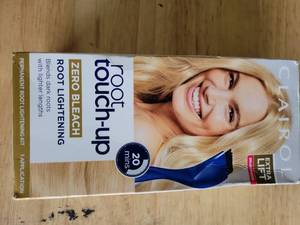 lot 20445 image: Clairol Root Touch-Up  Brush 20 Minutes