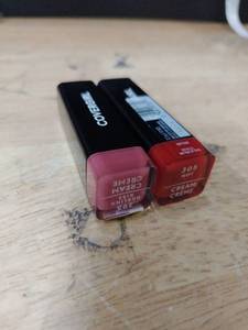 lot 14084 image: Covergirl Colorlicious Lipstick Lot 305 Hot Cream 305 Darling Daise