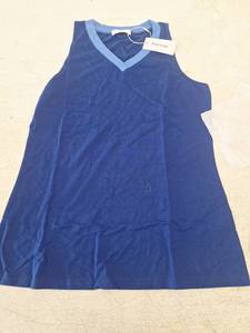 lot 17960 image: Moshu Sleeveless V-Neck, Size Small, 2 Pack