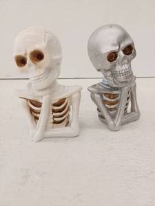 lot 18029 image: Halloween Lot