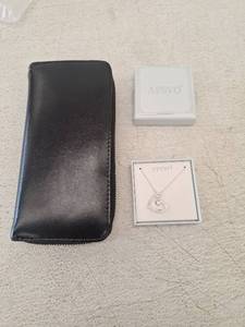 lot 18046 image: Wallet And Necklace Lot