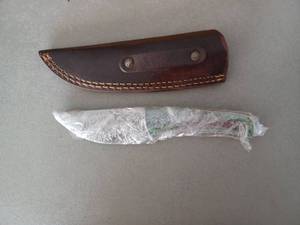lot 18088 image: MHSCutlery Handcrafted Curved Fixed Blade Hunting Knife with Leather Sheath, 8 Inch
